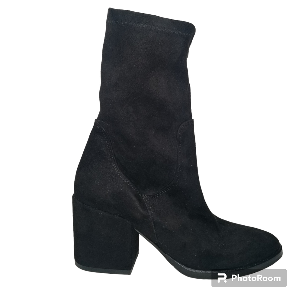 CHARLES DAVID NWOT Black Suede Ankle Boot